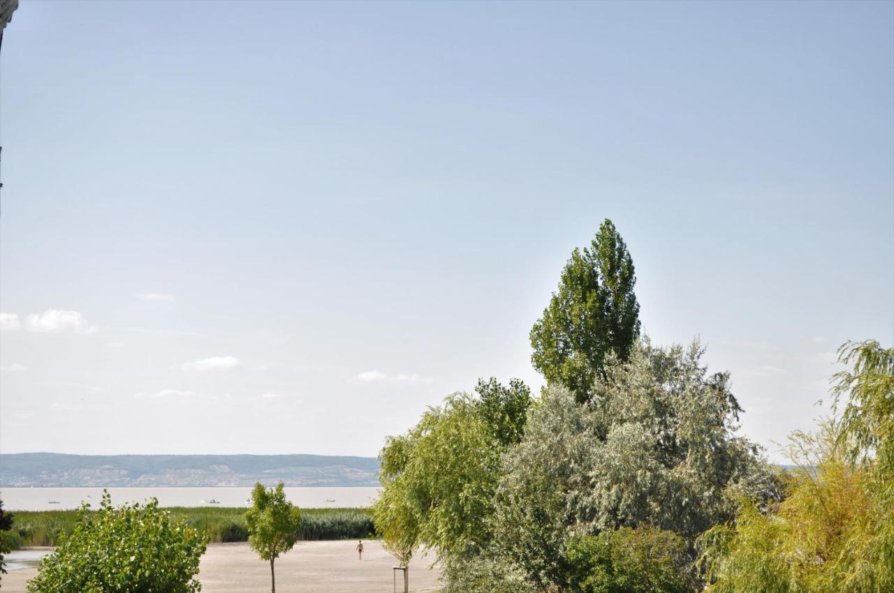 Seehotel Herlinde Podersdorf am See Exteriör bild