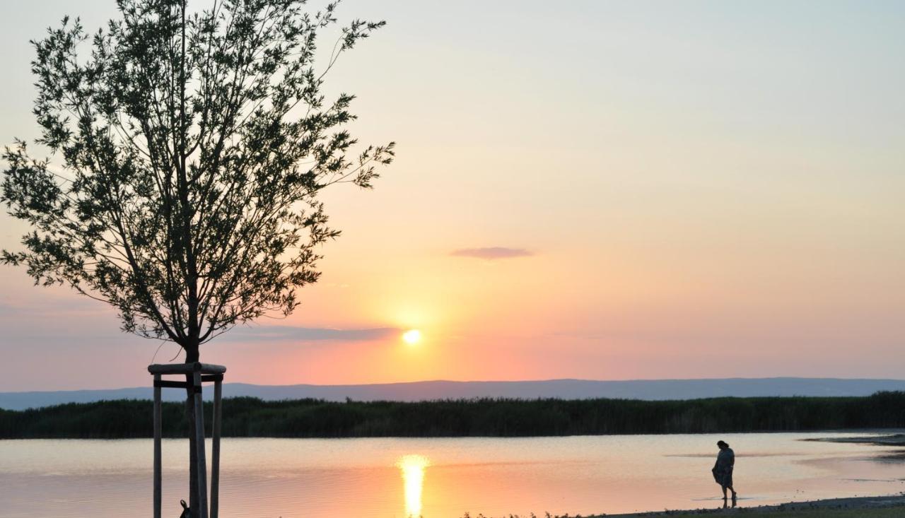 Seehotel Herlinde Podersdorf am See Exteriör bild