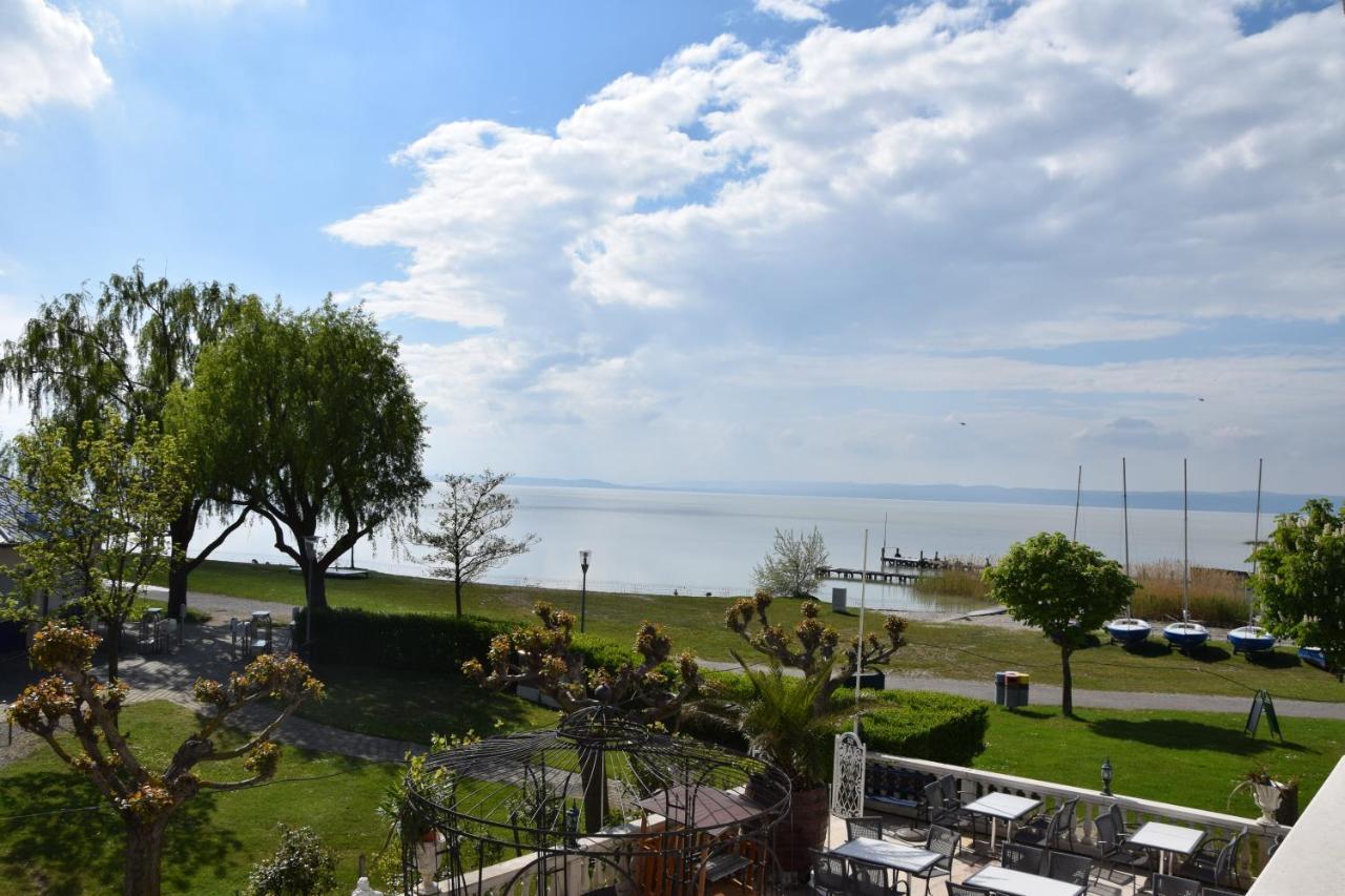 Seehotel Herlinde Podersdorf am See Exteriör bild