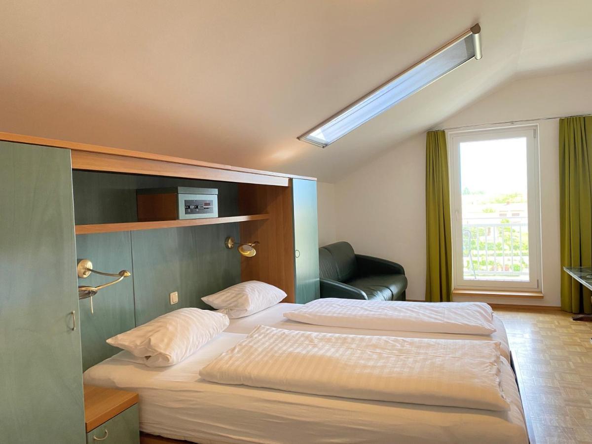 Seehotel Herlinde Podersdorf am See Exteriör bild